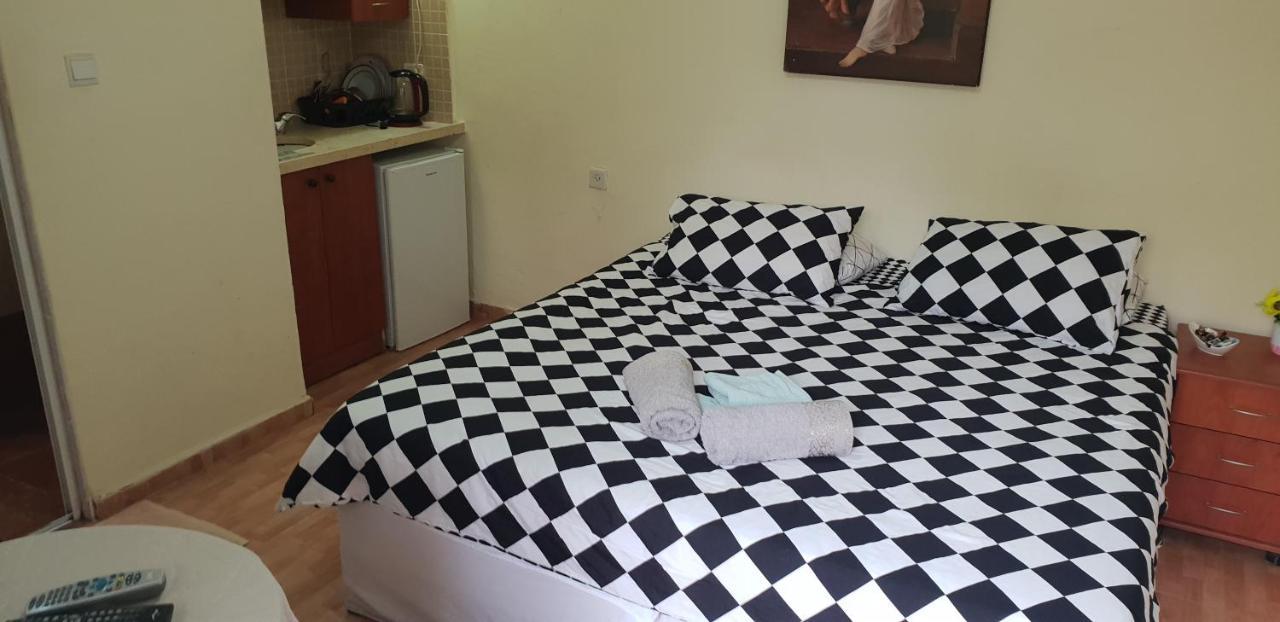 Naama Rooms For Rent Neve Zohar Exterior foto